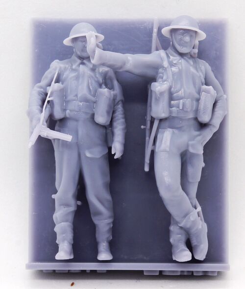 37015 UK soldiers WWII, 1/35 scale.