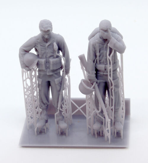 35899 US soldiers praying set 1, 1/35 scale.