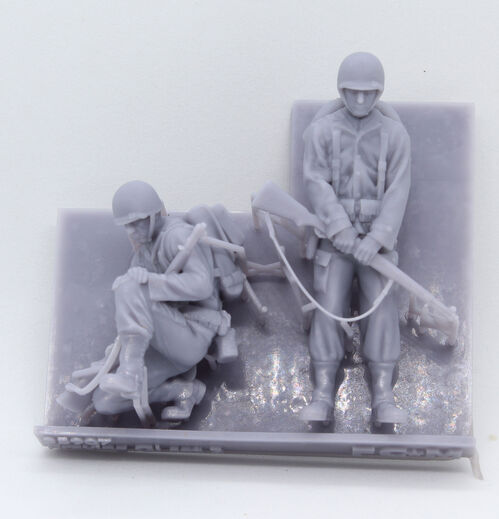 35907 Praying GI, set 2, 1/35 scale.