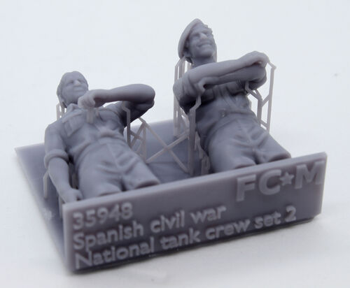 35948 Spanish civil war national tank crew, set 2, 1/35 scale.