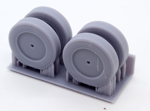 35782 Fiat 508CM, weighted wheels, 1/35 scale.