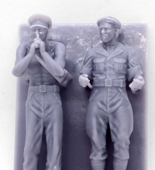 35967 SCW militian tank crew, set 1, 1/35 scale.