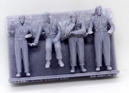 48462 Spanish tank crew 40s, 1/48 scale.