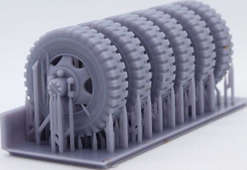 35974 Chevrolet G7107, weighted wheels. 1/35 scale.