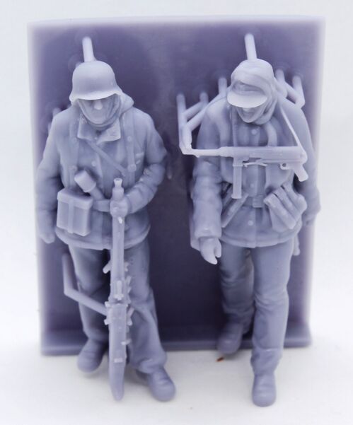 37018 Soldados alemanes en uniforme de invierno, set 2. Escala 1/35.