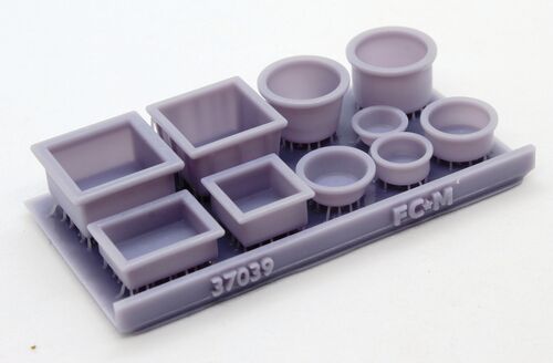 37039 Plastic buckets, 1/35 scale.