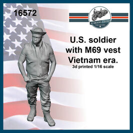 16572 US soldier Vietnam era, 1/16 scale.