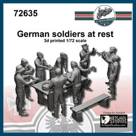72635 German soldiers at rest scene, 1/72 scale.