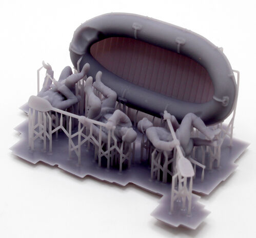 72671 German rubber boat & crew, 1/72 scale.