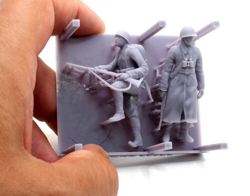 37356 Polish soldiers WWII, 1/35 scale.
