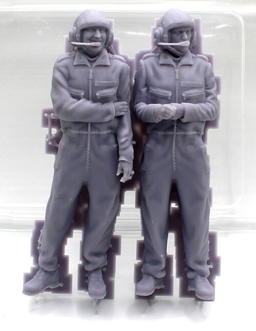 16688 Leopard 2 crew, 1/16 scale.