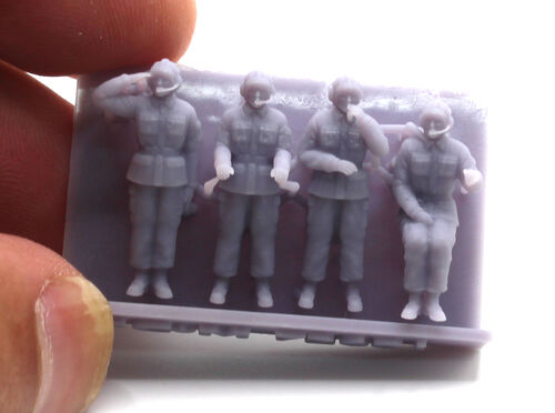 72681 PLA modern tank crew, 1/72 scale.