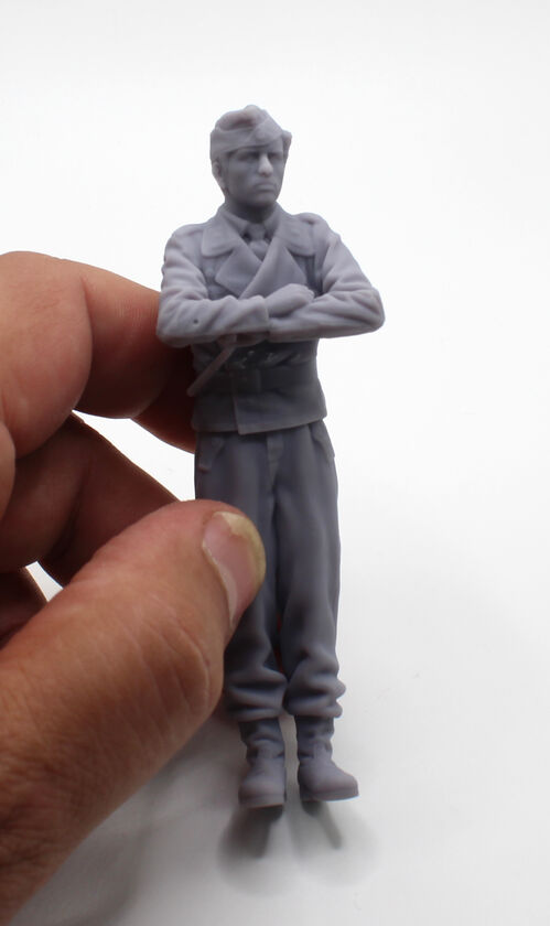 16700 Panzer IV, crew, 1/16 scale.