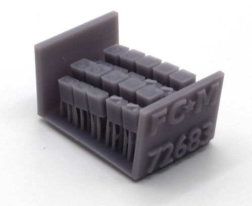 72683 "·Flimsy" British WWII fuel containers, 1/72 scale.