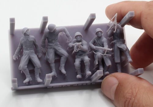 48655 Soviet soldiers WWII, 1/48 scale.