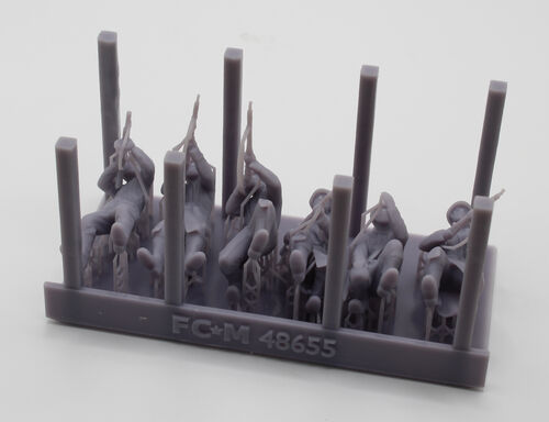 48656 Soviet soldiers WWII, 1/48 scale.