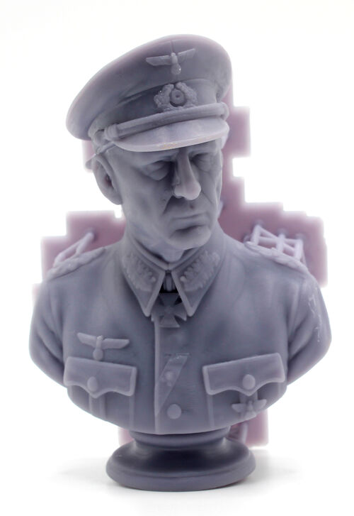 10617 Erich Von Mantein bust 7,5cm.