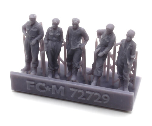 72729 Panzer IV crew photoshoot 1/72 scale.